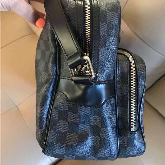 (SOLD) Auth Louis Vuitton Men’s Leoh Messenger Bag - Picture 7 of 8